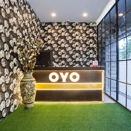 Oyo 2361 Hotel Winston Glugur Esterno foto