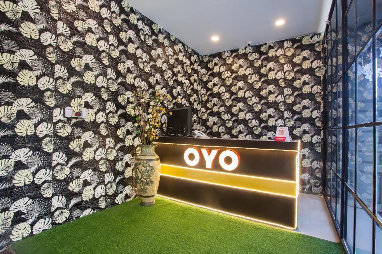 Oyo 2361 Hotel Winston Glugur Esterno foto