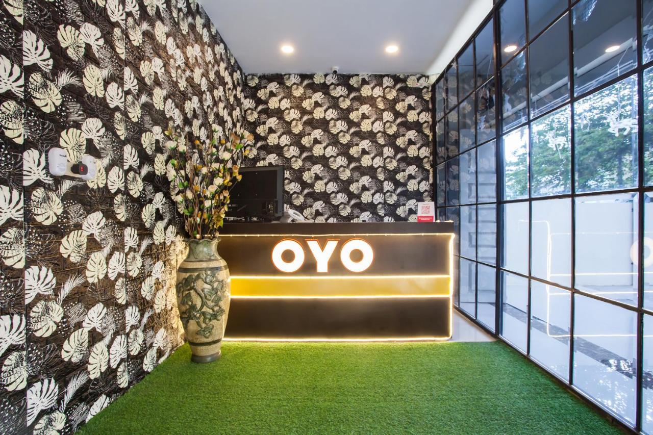 Oyo 2361 Hotel Winston Glugur Esterno foto