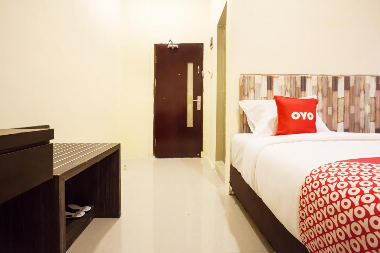 Oyo 2361 Hotel Winston Glugur Esterno foto