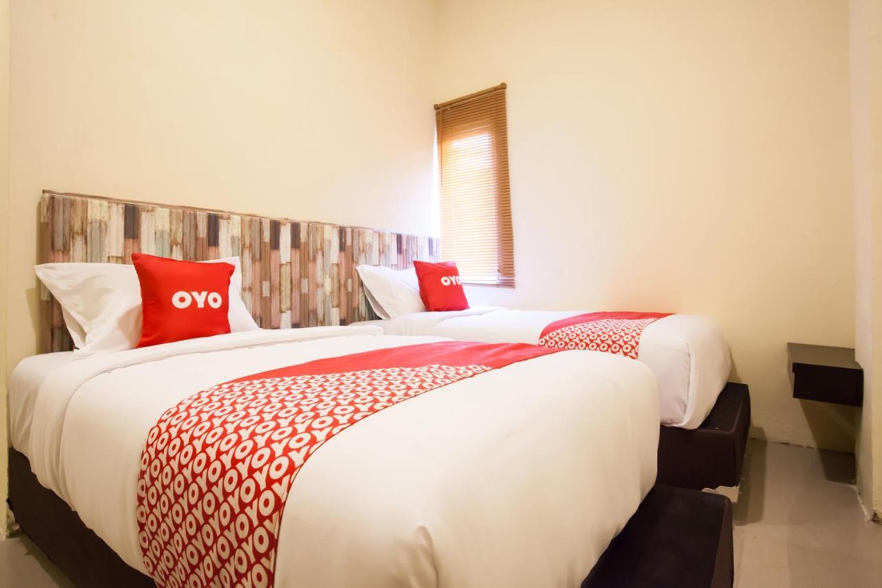 Oyo 2361 Hotel Winston Glugur Esterno foto
