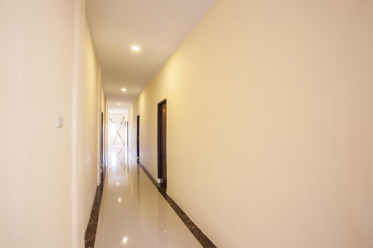 Oyo 2361 Hotel Winston Glugur Esterno foto