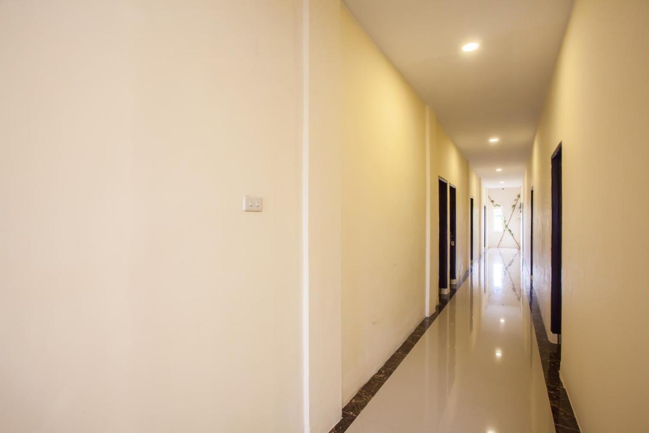 Oyo 2361 Hotel Winston Glugur Esterno foto